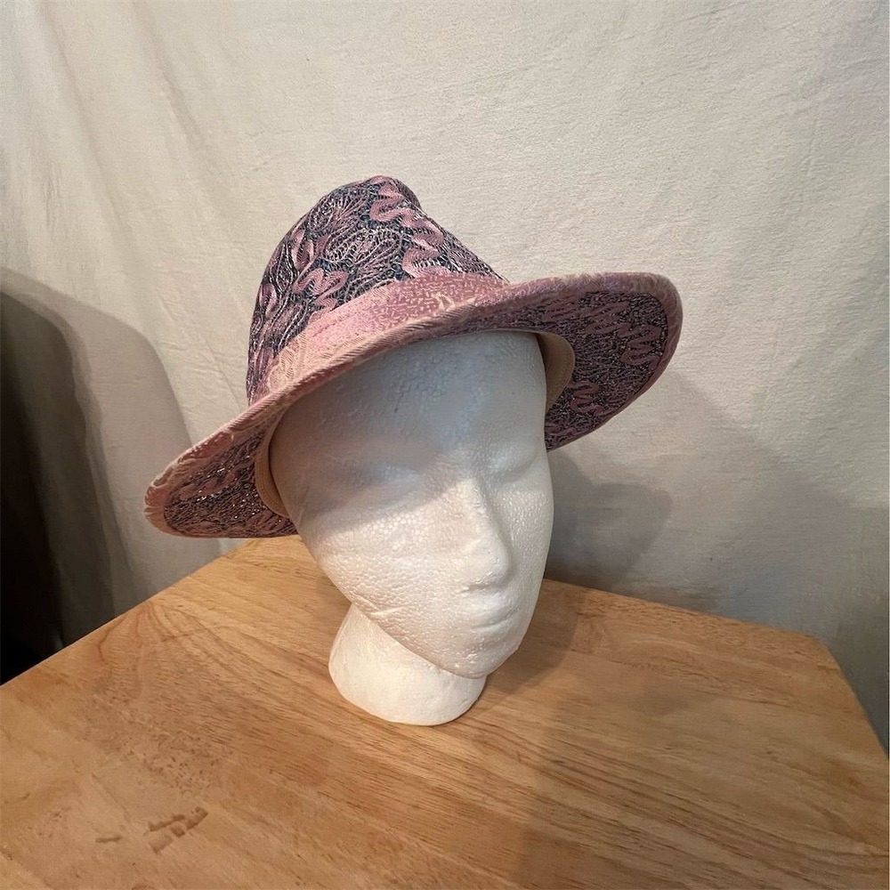 UBi Women's Pink Lace Fedora Hat One Size‎ Spring Casual metallic